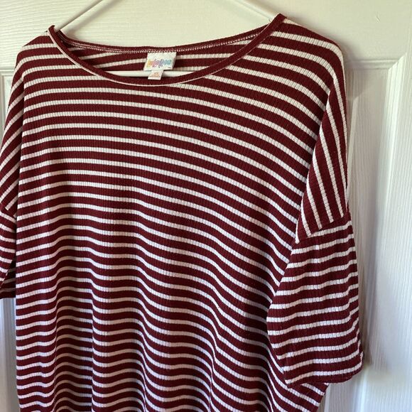 LulaRoe Blouse Top Women’s Size XS Oversized Striped Burgundy And White - Picture 3 of 13
